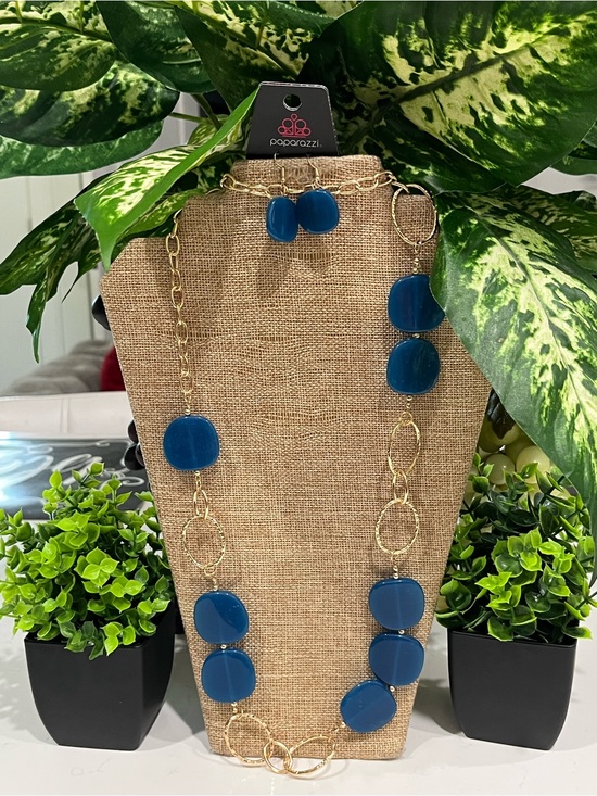 paparazzi Jewelry - paparazzi Gold-Link Necklace with Deep Blue Resin Discs